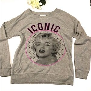Marilyn Monroe gray sweater size Small
